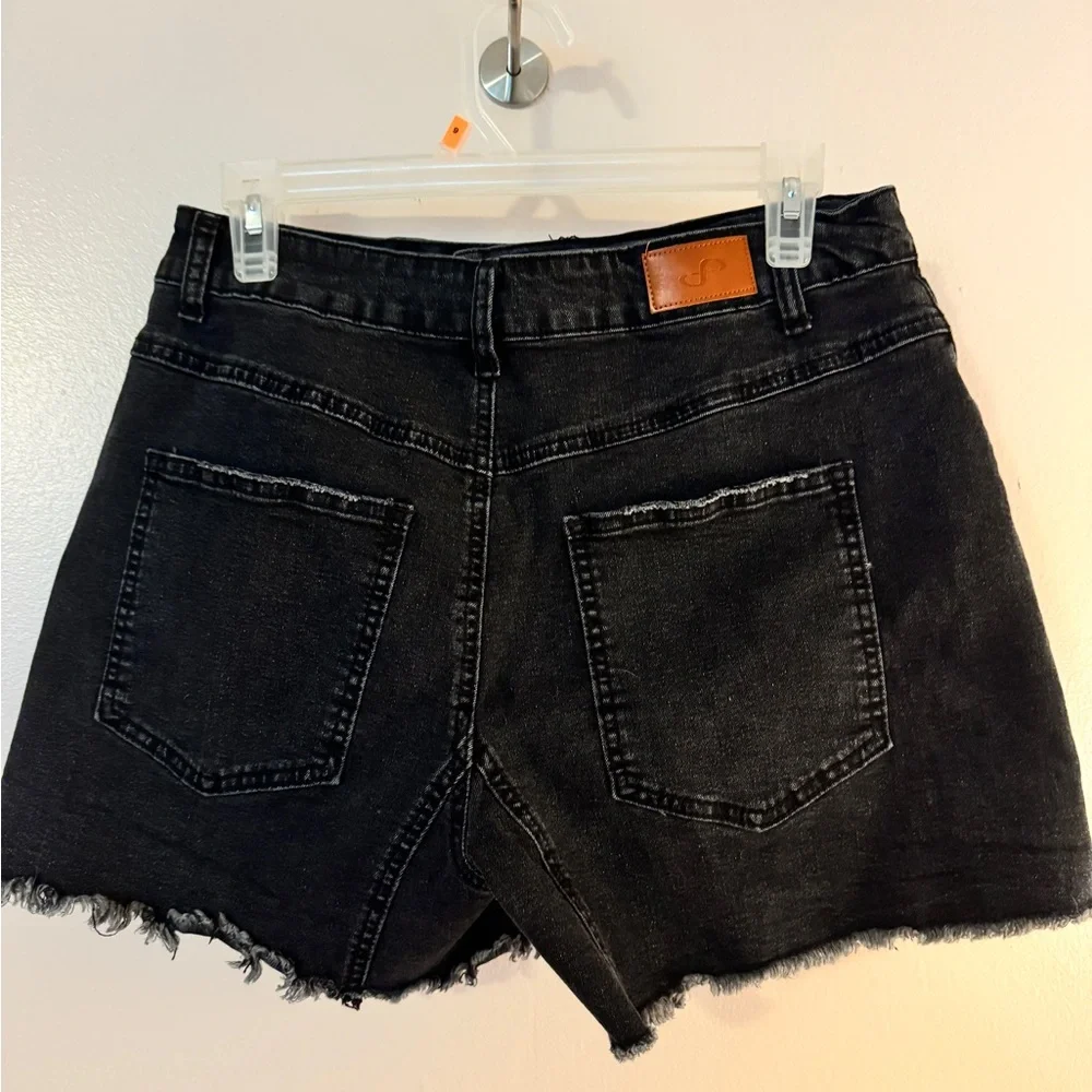 High-Rise Raw-Hem Denim Shorts in Brown and Black - Picture 5 of 5